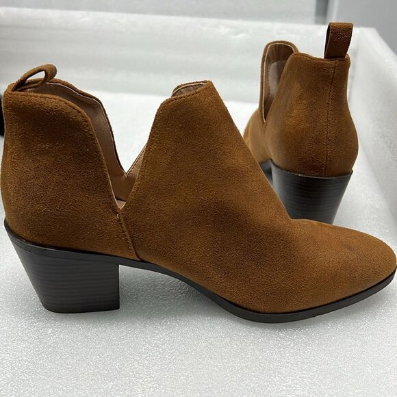 Journey collection Women's Lola Cut Out Stacked Heel Dress Booties - Picture 3 of 4